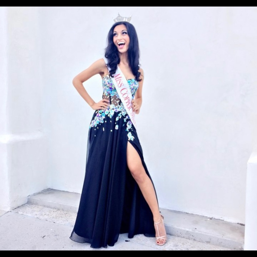 Black Beaded Gown With Leg Slit Size 0